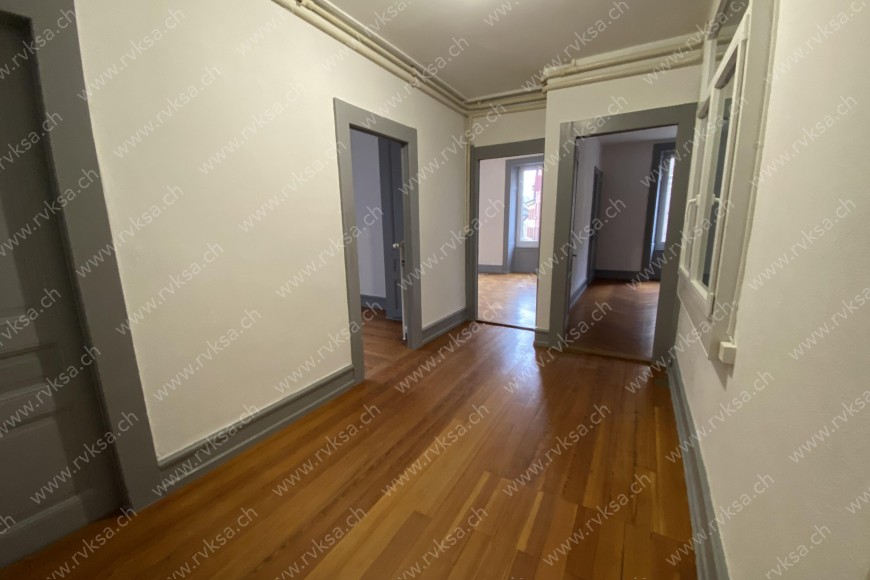 Appartement de 4 pièces, 96 m2, à Neuchâtel Appartement de 4 pièces, 96 m2, à Neuchâtel - Hall