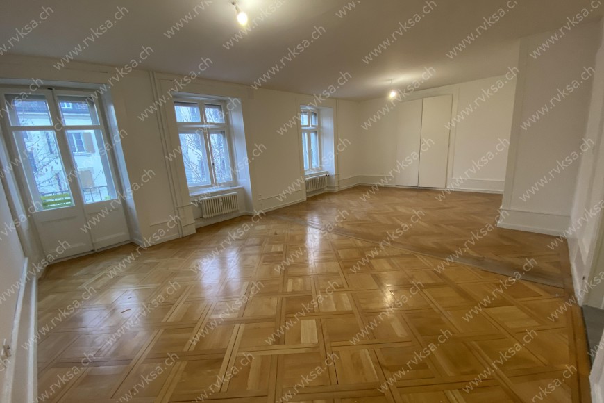 Appartement de 2.5 pièces, 92 m2, à La Chaux-de-Fonds - Séjour Vue 