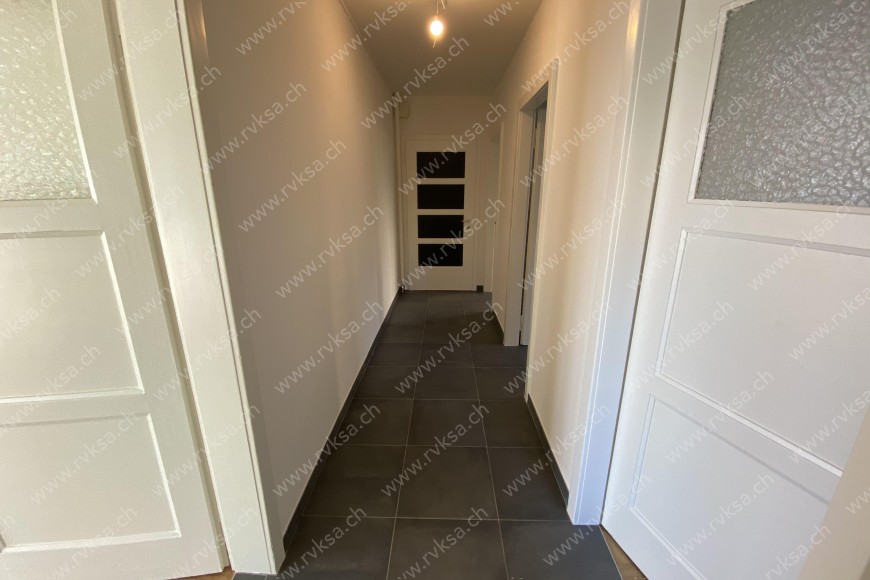 Appartement de 3 pièces, 63 m2, à Auvernier - Corridor 