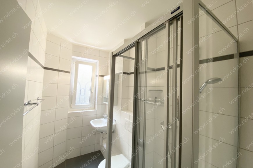 Appartement de 2 pièces, 47 m2, à Neuchâtel - Salle de bain 