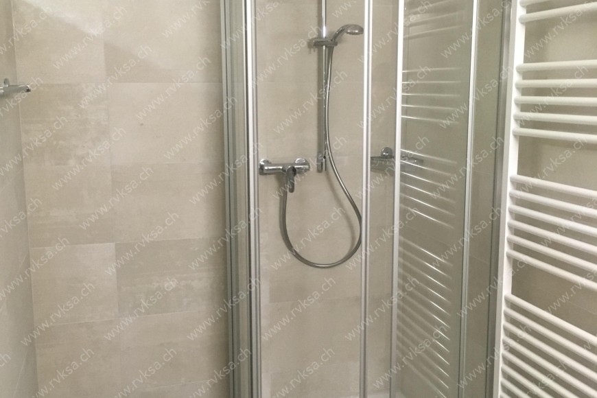 Appartement de 2.5 pièces, 53.22 m2, à Neuchâtel Appartement de 2.5 pièces, 53.22 m2, à Neuchâtel - Salle de bain