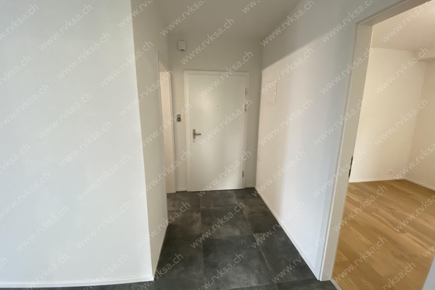 Appartement de 3 pièces, 70 m2, à Neuchâtel - Hall Corridor 