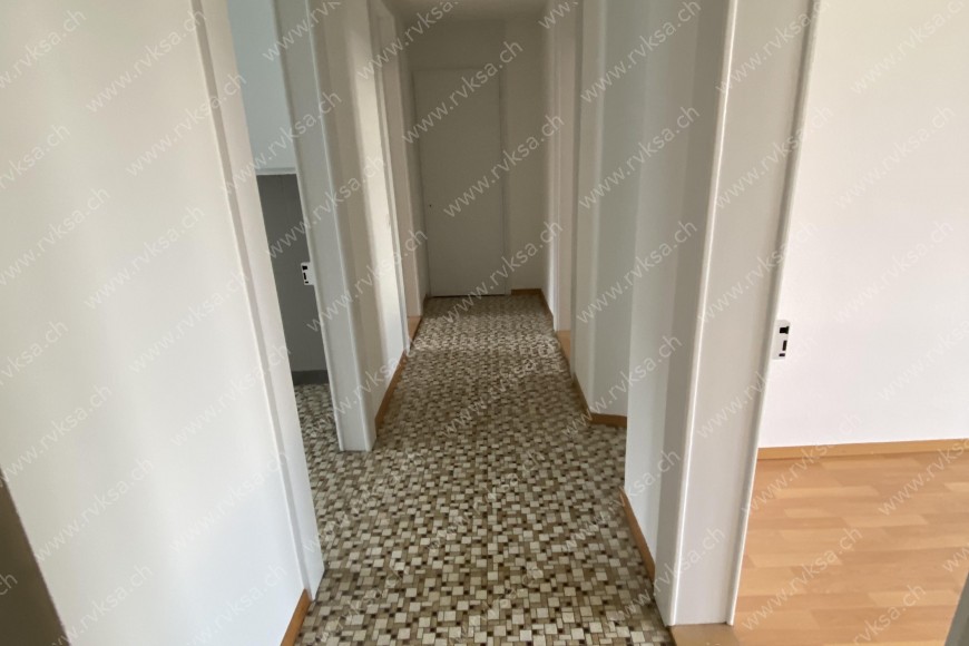 Appartement de 3 pièces, 65 m2, à Neuchâtel Appartement de 3 pièces, 65 m2, à Neuchâtel - Corridor