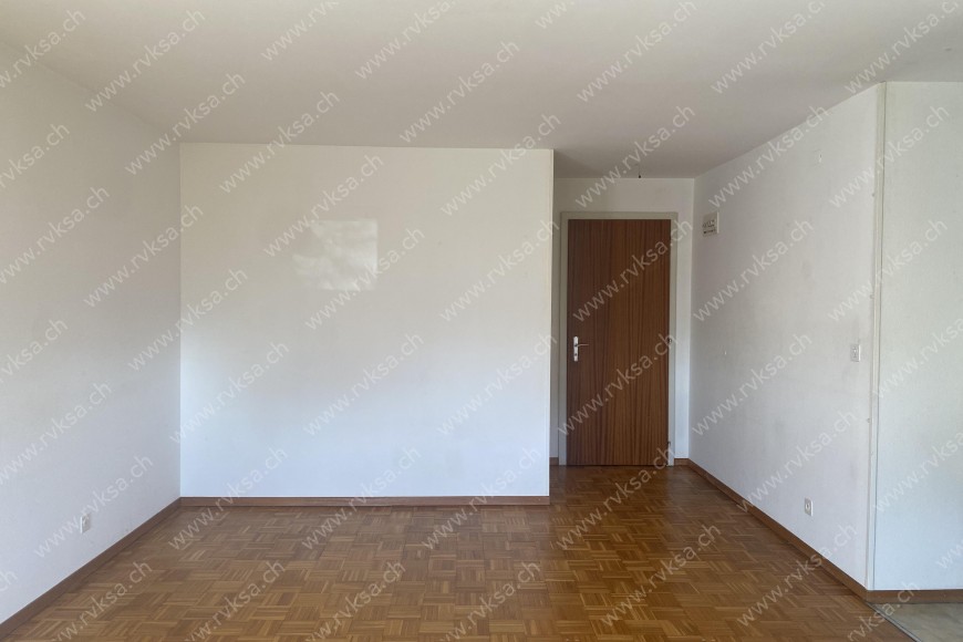 Appartement de 2 pièces, 43 m2, à Bôle - Séjour 