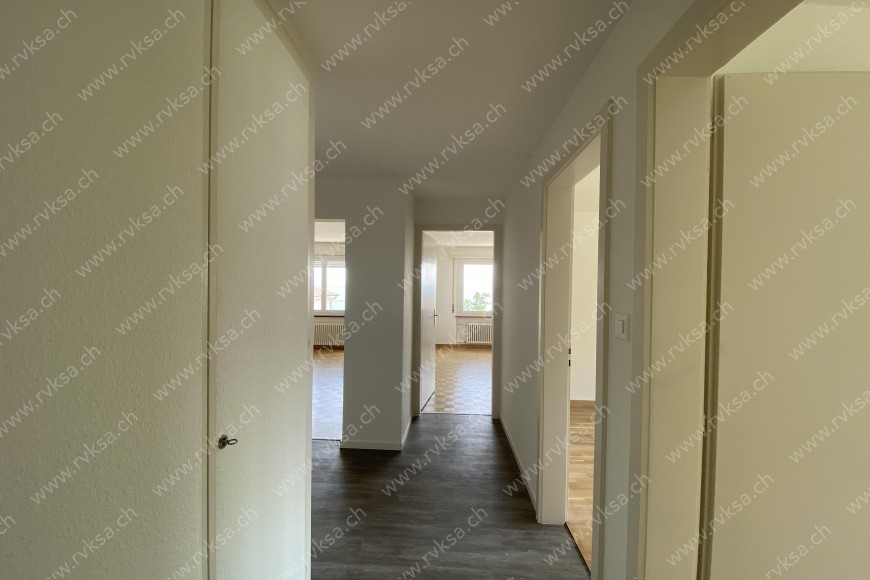 Appartement de 4.5 pièces, 86 m2, à Auvernier - Corridor 
