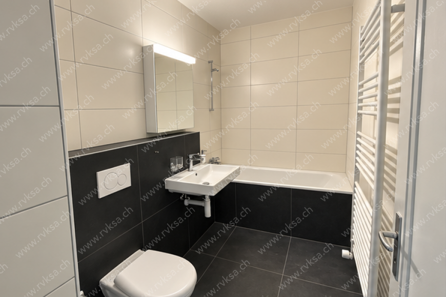 Appartement de 4 pièces, 76 m2, à Auvernier - Salle de bain 