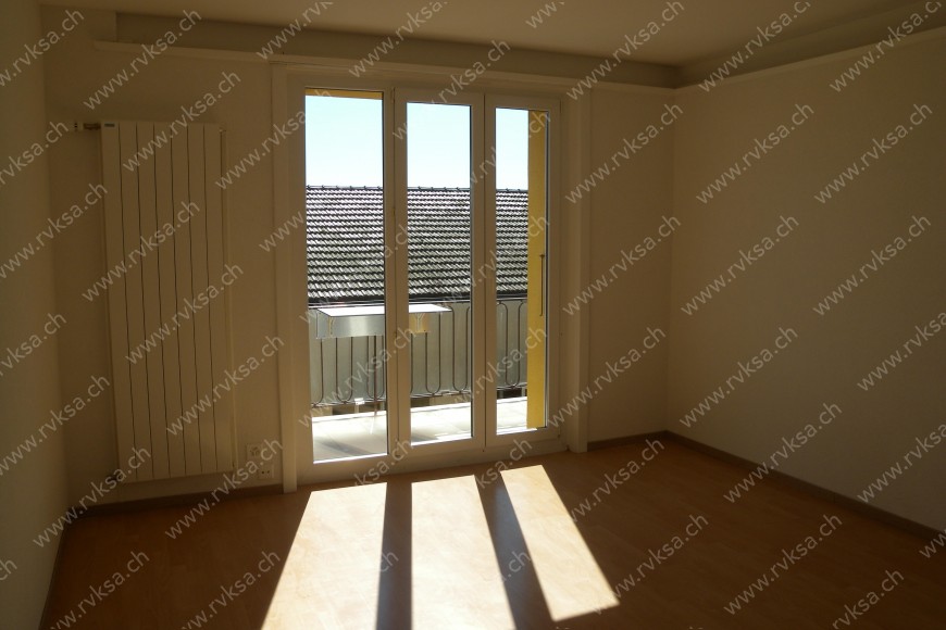 Appartement de 4 pièces, 90 m2, à Neuchâtel - Séjour 