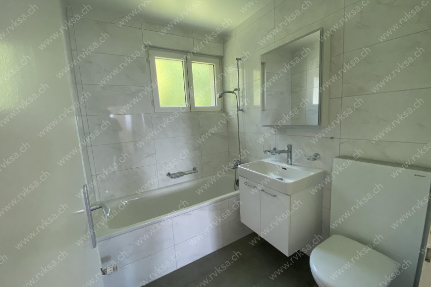 Appartement de 4.5 pièces, 86 m2, à Auvernier - Salle de bain 