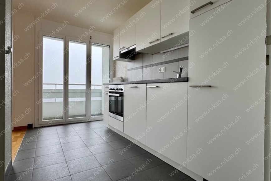 Appartement de 4 pièces, 74 m2, à Cornaux - Cuisine 