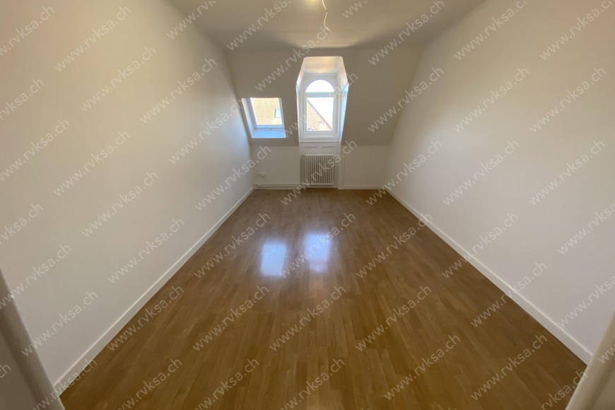 Appartement de 3 pièces, 81 m2, à Neuchâtel - Chambre N°1 