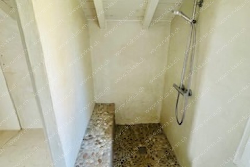 Appartement de 6.5 pièces, 225 m2, à Chez-le-Bart - Salle de bain 