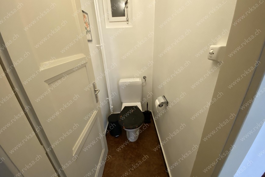 Appartement, 130 m2, à Neuchâtel - WC séparé 