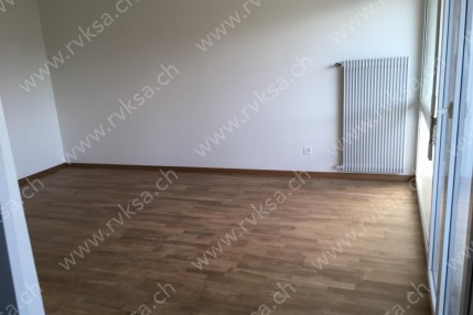 Appartement de 3 pièces, 59 m2, à Cornaux - Séjour 