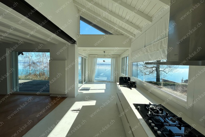 Appartement de 6.5 pièces, 225 m2, à Chez-le-Bart Appartement de 6.5 pièces, 225 m2, à Chez-le-Bart - Cuisine Séjour