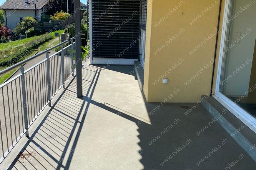 Appartement de 5.5 pièces, 135.57 m2, à Colombier Appartement de 5.5 pièces, 135.57 m2, à Colombier - Balcon - terrasse