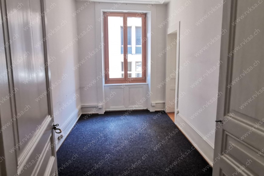 Local commercial de 6.5 pièces, 167 m2, à Neuchâtel Local commercial de 6.5 pièces, 167 m2, à Neuchâtel - Chambre N°2