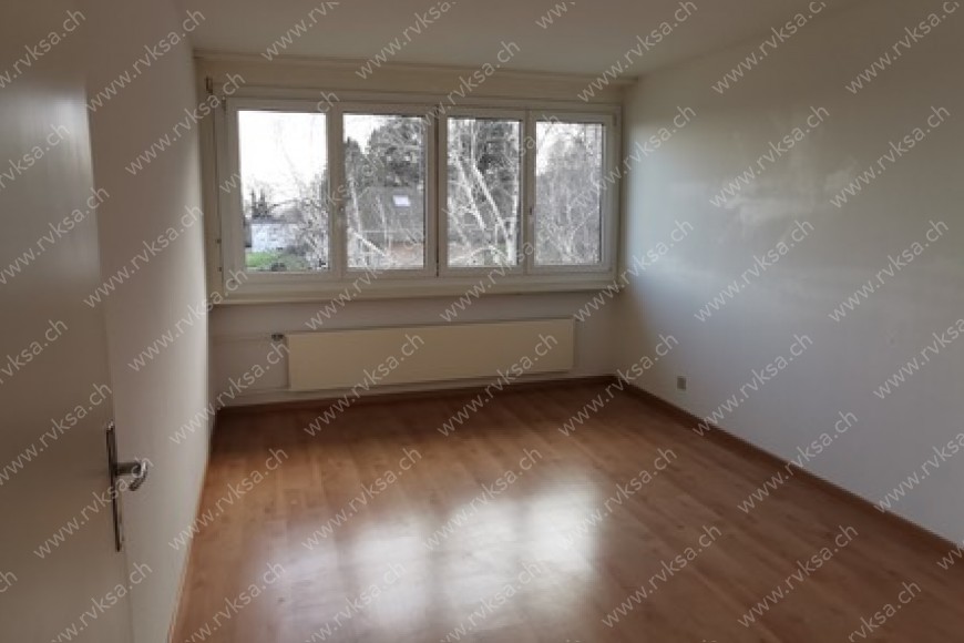 Appartement de 3.5 pièces, 73 m2, à Les Geneveys-sur-Coffrane Appartement de 3.5 pièces, 73 m2, à Les Geneveys-sur-Coffrane - Chambre N°1