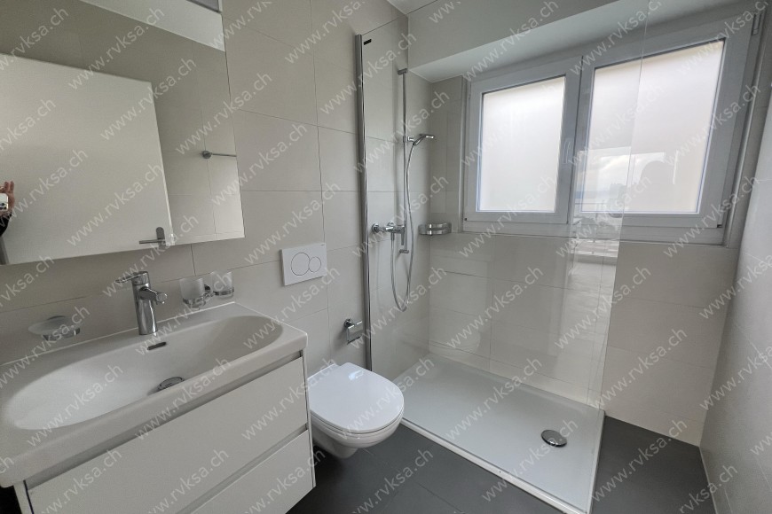 Appartement de 2 pièces, 32.8 m2, à Neuchâtel Appartement de 2 pièces, 32.8 m2, à Neuchâtel - Salle de bain Balcon - terrasse