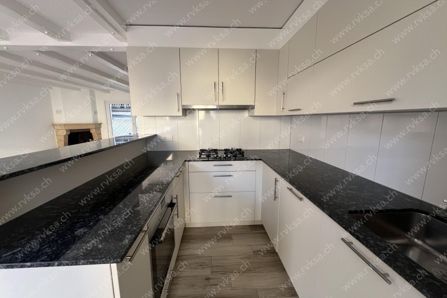 Appartement de 4.5 pièces, 96.28 m2, à Neuchâtel - Cuisine 