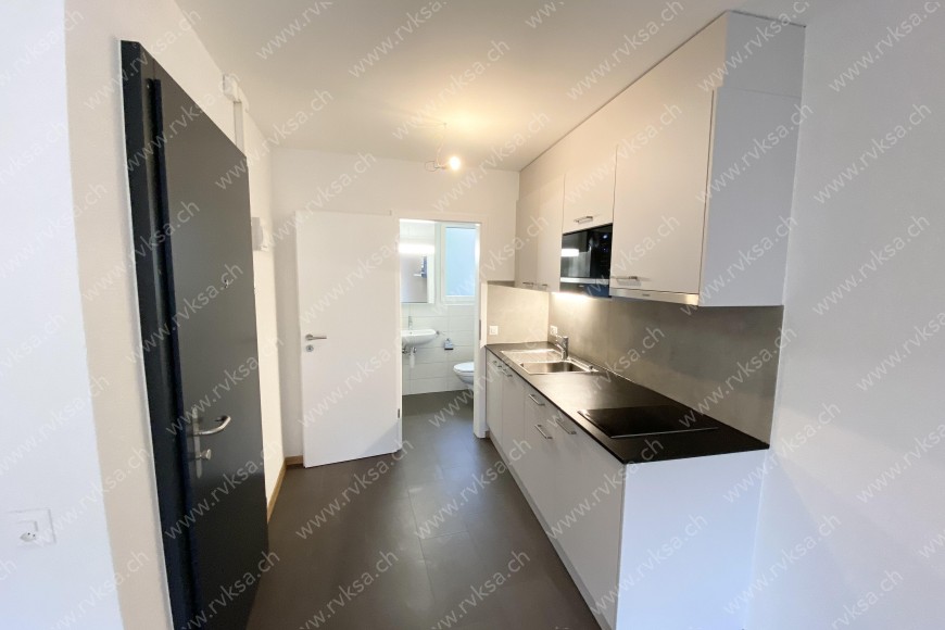 Local commercial de 1 pièce, 25 m2, à Neuchâtel Local commercial de 1 pièce, 25 m2, à Neuchâtel - Séjour