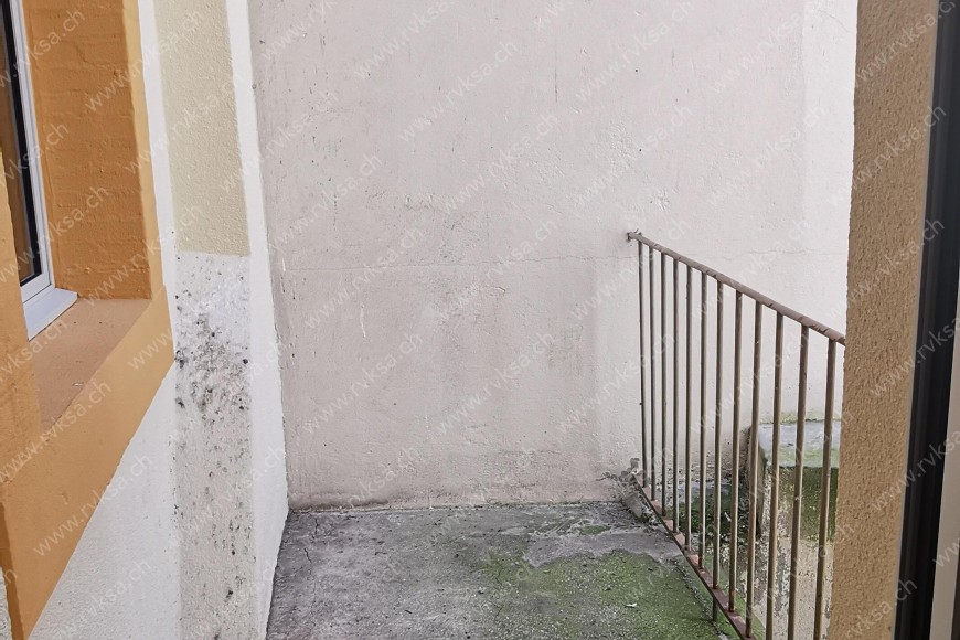 Local commercial de 6.5 pièces, 167 m2, à Neuchâtel Local commercial de 6.5 pièces, 167 m2, à Neuchâtel - Balcon - terrasse