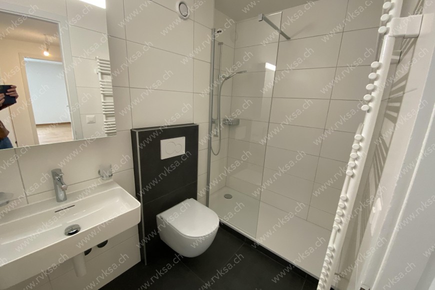 Appartement de 4 pièces, 85 m2, à Boudry - Salle de bain 