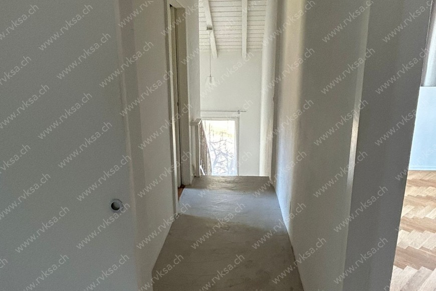 Appartement de 6.5 pièces, 225 m2, à Chez-le-Bart Appartement de 6.5 pièces, 225 m2, à Chez-le-Bart - Corridor