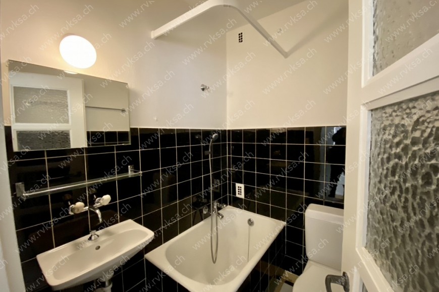Appartement de 1 pièce, 19 m2, à Neuchâtel Appartement de 1 pièce, 19 m2, à Neuchâtel - Salle de bain