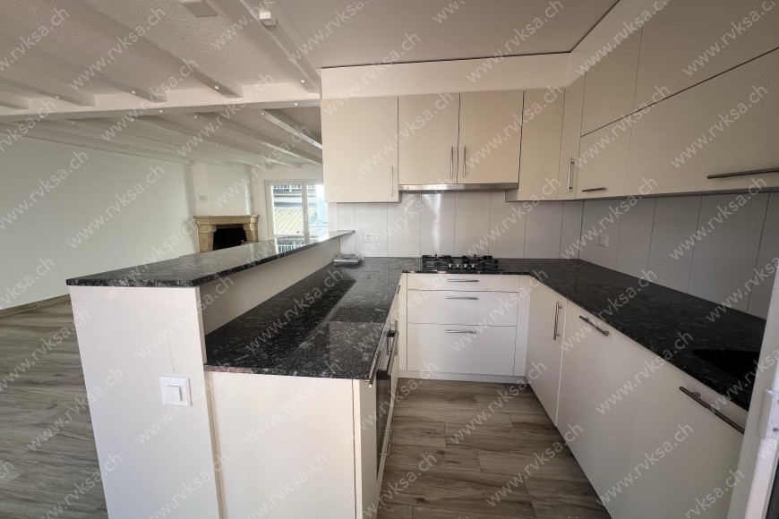 Appartement de 4.5 pièces, 96.28 m2, à Neuchâtel Appartement de 4.5 pièces, 96.28 m2, à Neuchâtel - Cuisine