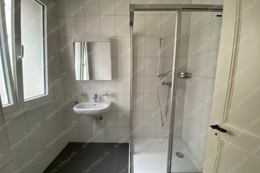 Appartement de 1 pièce, 25 m2, à Neuchâtel - Salle de bain 