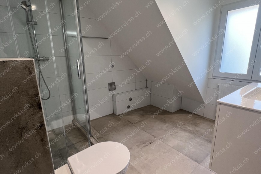 Appartement de 4.5 pièces, 96.28 m2, à Neuchâtel - Salle de bain 