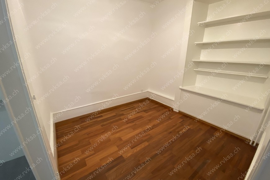 Appartement de 2.5 pièces, 92 m2, à La Chaux-de-Fonds Appartement de 2.5 pièces, 92 m2, à La Chaux-de-Fonds - Corridor