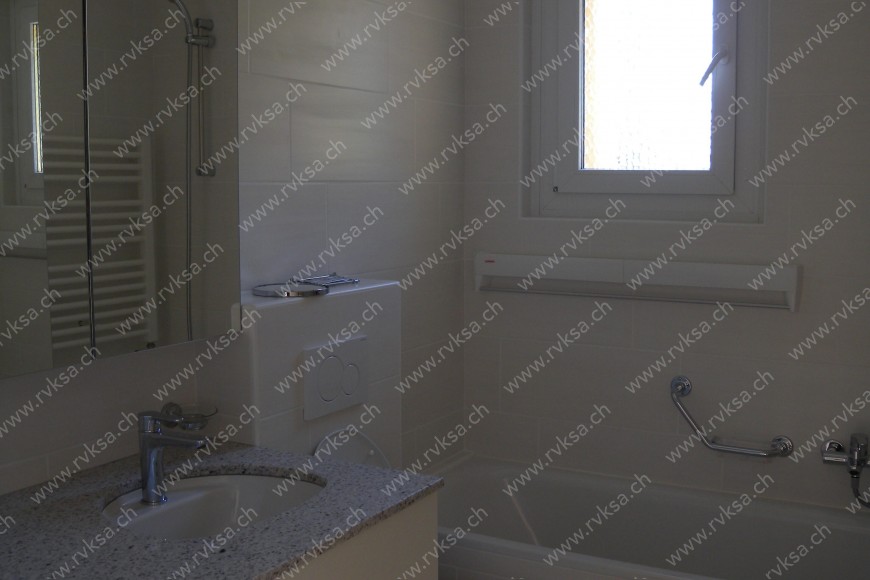 Appartement de 4 pièces, 90 m2, à Neuchâtel - Salle de bain 