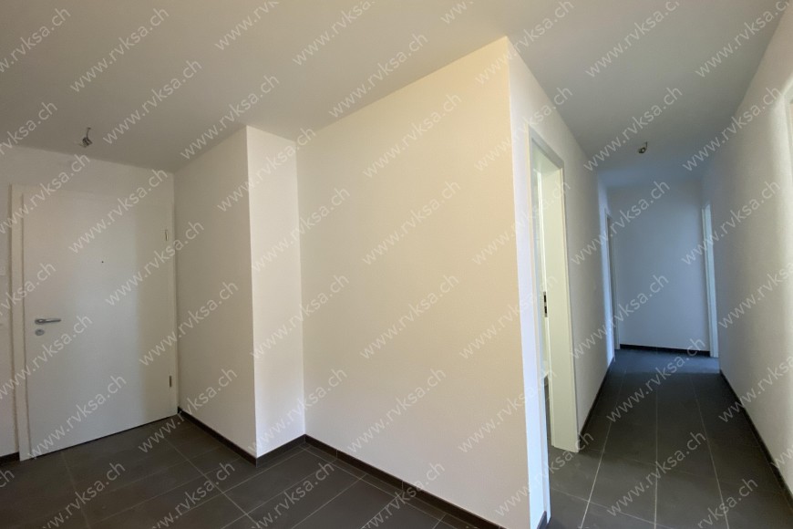Appartement de 2.5 pièces, 58 m2, à Neuchâtel - Hall Corridor 