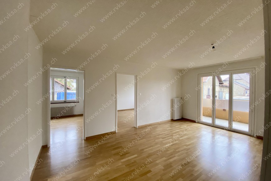 Appartement de 4 pièces, 71 m2, à Coffrane - Séjour 