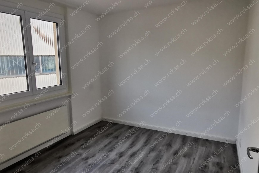 Appartement de 4 pièces, 90 m2, à Les Geneveys-sur-Coffrane Appartement de 4 pièces, 90 m2, à Les Geneveys-sur-Coffrane - Chambre N°1