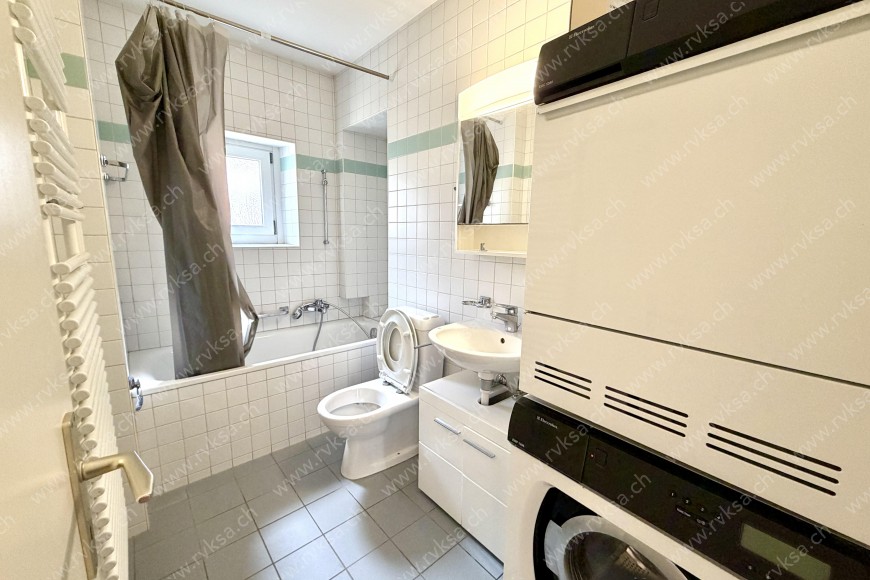 Appartement de 2 pièces, 63 m2, à Boudry - Salle de bain 