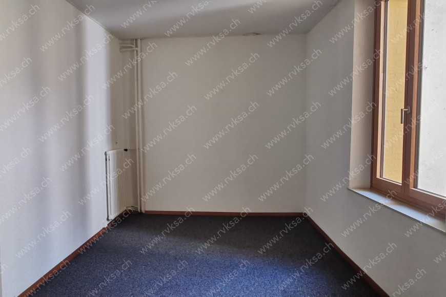 Local commercial de 6.5 pièces, 167 m2, à Neuchâtel Local commercial de 6.5 pièces, 167 m2, à Neuchâtel - Chambre N°1