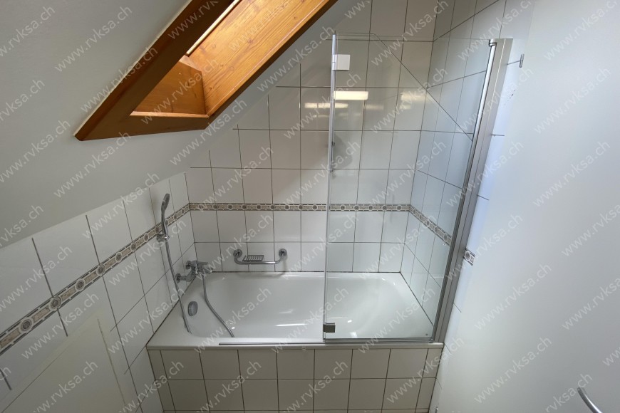 Appartement de 3 pièces, 83 m2, à Coffrane - Salle de bain 