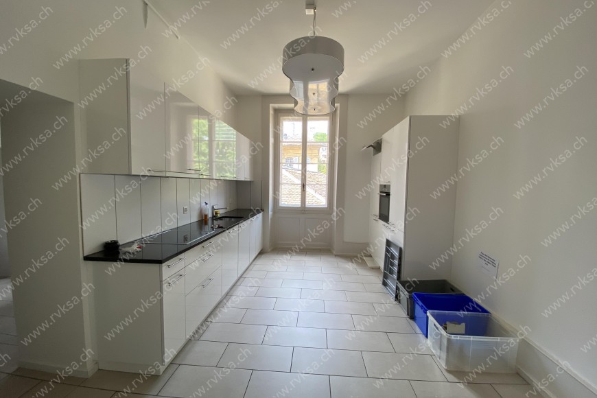 Local commercial de 5.5 pièces, 250 m2, à Neuchâtel - Cuisine 