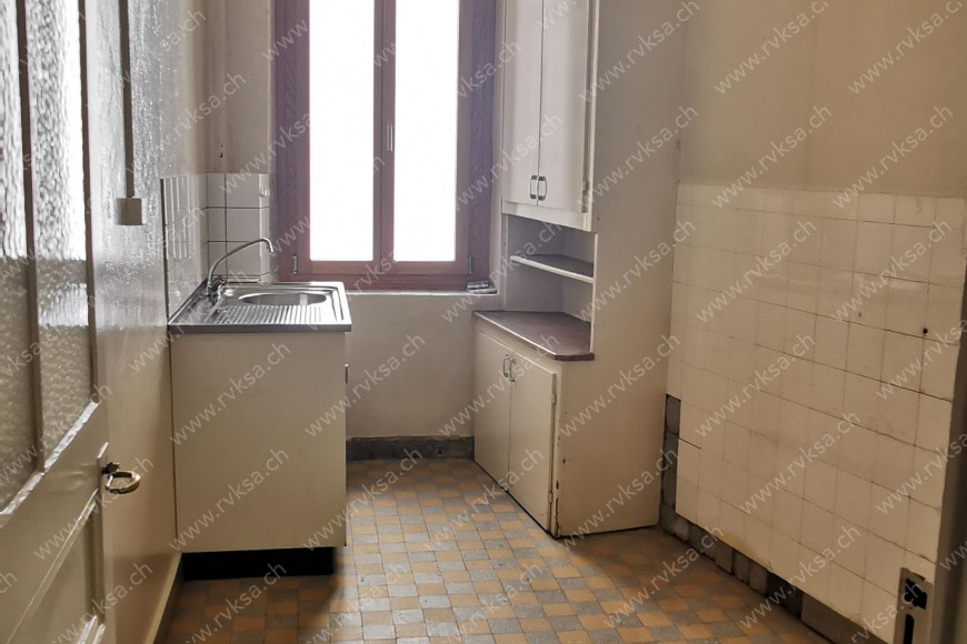 Local commercial de 6.5 pièces, 167 m2, à Neuchâtel Local commercial de 6.5 pièces, 167 m2, à Neuchâtel - Cuisine