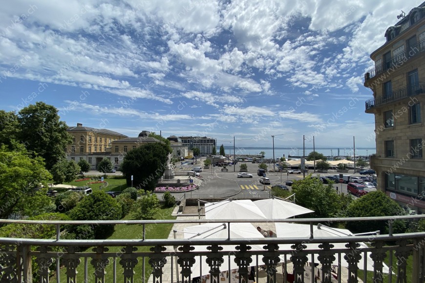 Bâtiment Local commercial de 5.5 pièces, 250 m2, à Neuchâtel