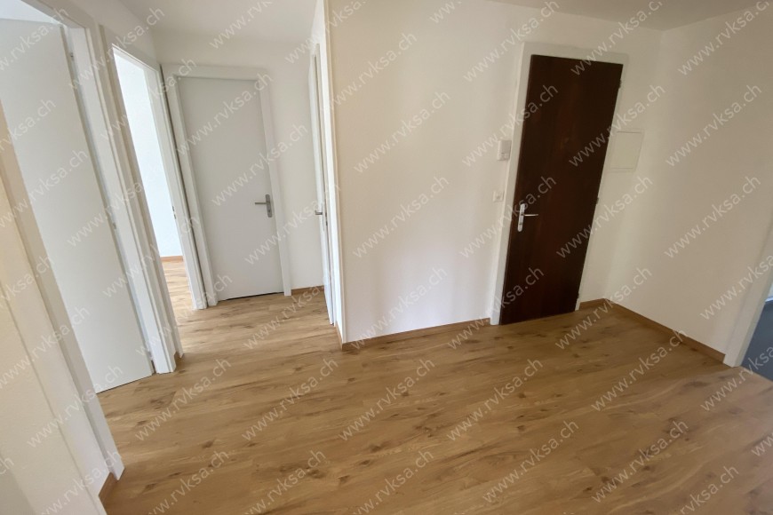 Appartement de 4 pièces, 85 m2, à Boudry - Corridor 