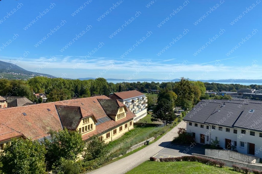 Appartement de 5.5 pièces, 135.57 m2, à Colombier Bâtiment Appartement de 5.5 pièces, 135.57 m2, à Colombier