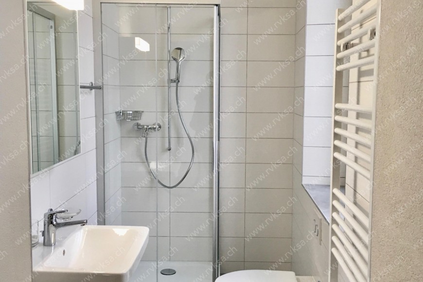 Appartement de 1 pièce, 41.7 m2, à Neuchâtel - Salle de bain 