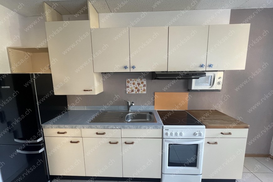 Local commercial de 1.5 pièces, 39.79 m2, à Bôle Local commercial de 1.5 pièces, 39.79 m2, à Bôle - Cuisine