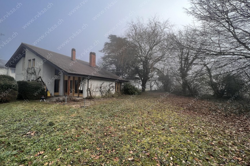 Bâtiment Appartement de 6 pièces, 200 m2, à Bôle