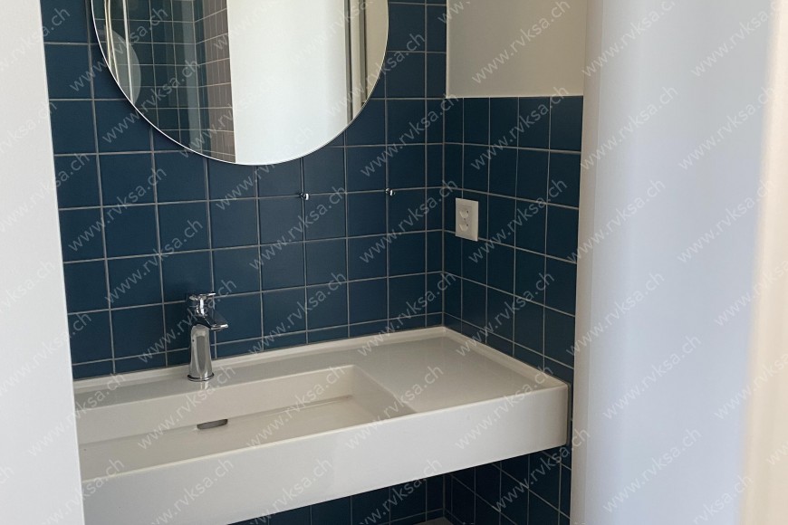 Appartement de 3 pièces, 53 m2, à Neuchâtel Appartement de 3 pièces, 53 m2, à Neuchâtel - Salle de bain