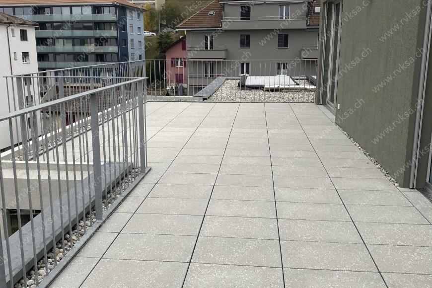 Appartement de 4.5 pièces, 114.6 m2, à Peseux - Balcon - terrasse 