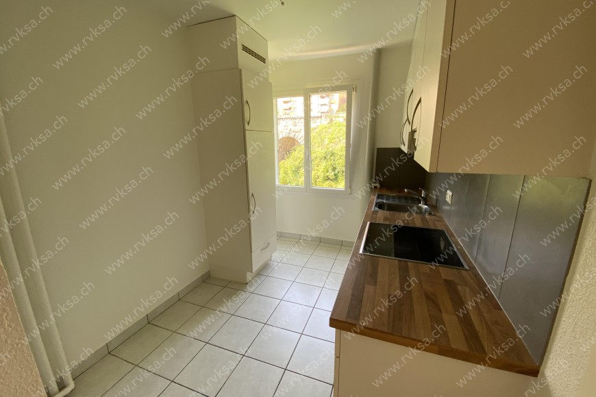 Appartement de 4 pièces, 80 m2, à Neuchâtel - Séjour 